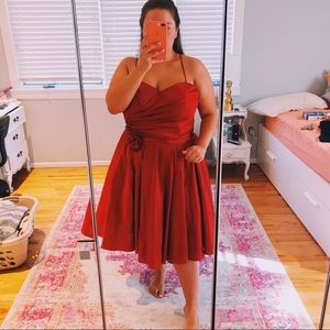 RED DRESS W/ BLACK UNDERTONES / VERY FLATTERING